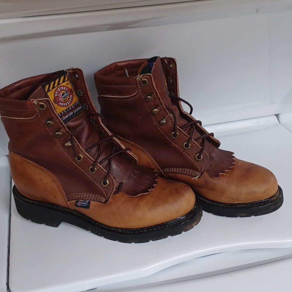 Justin boots Roper boots women's size 7. Made in the USA